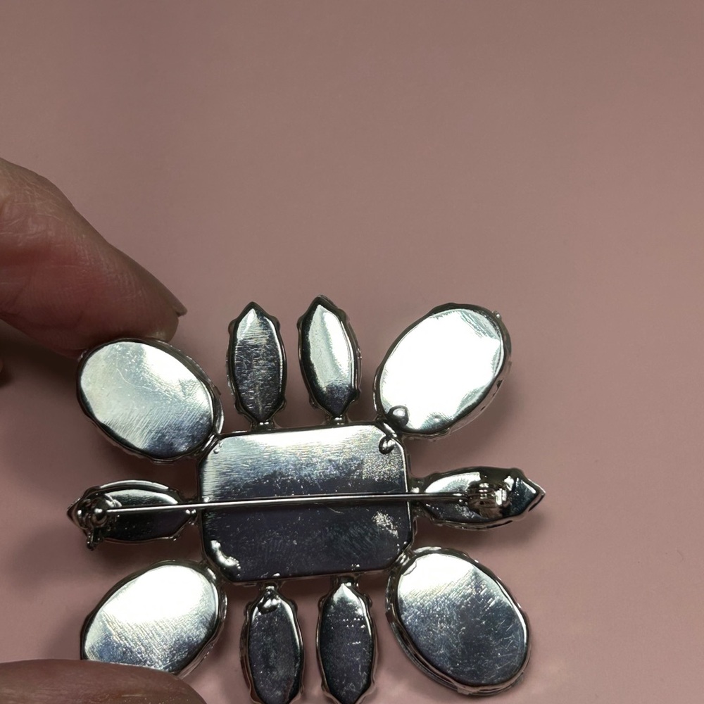 Sparkling Silver Tone Rhinestone Brooch - Picture 5 of 7